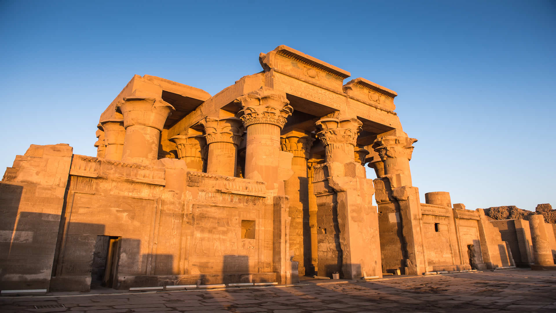 Explore Giza & The Valley of the Kings: 5-Day Cairo-Luxor Sleeper Train Package
