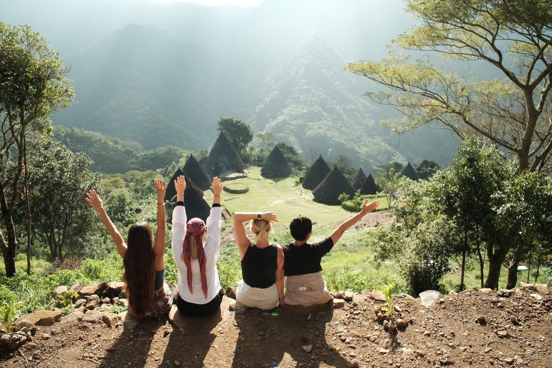 4D Hidden Wonders of Flores: Wae Rebo Trek & Kelimutu Lake Tour