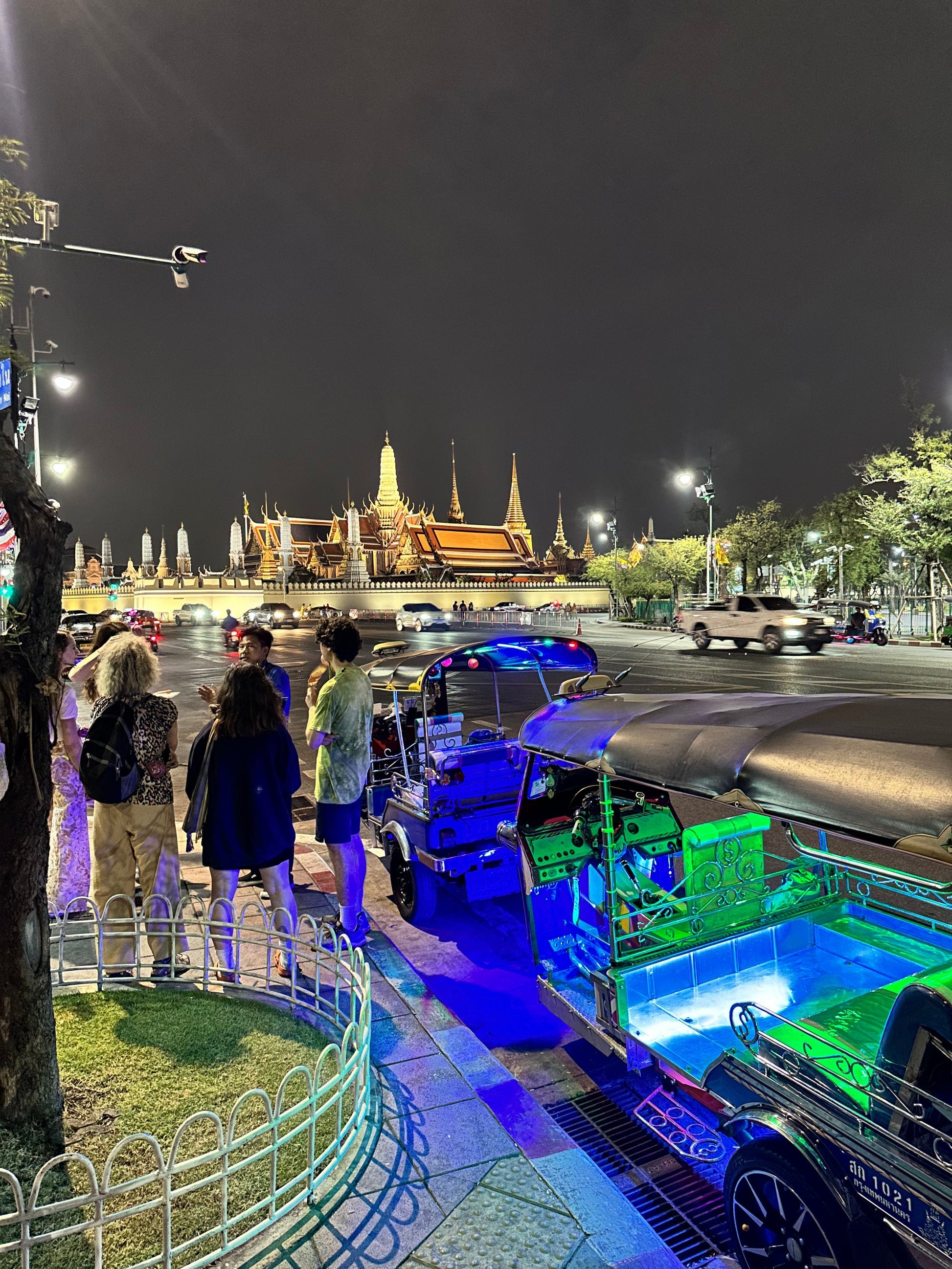An Evening in Bangkok: Food Discovery, Temple and Tuk-Tuk Adventure