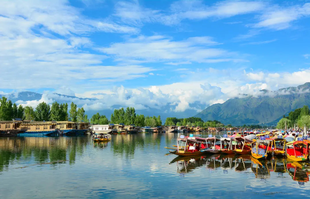 Image of 5D4N India Tour – Kashmir Dal Lake & Taj Mahal Luxury Getaway
