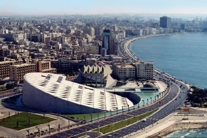 Image of 2-Day Hurghada Flight Tour: Giza Pyramids, Egyptian Museum & Montazah Palace
