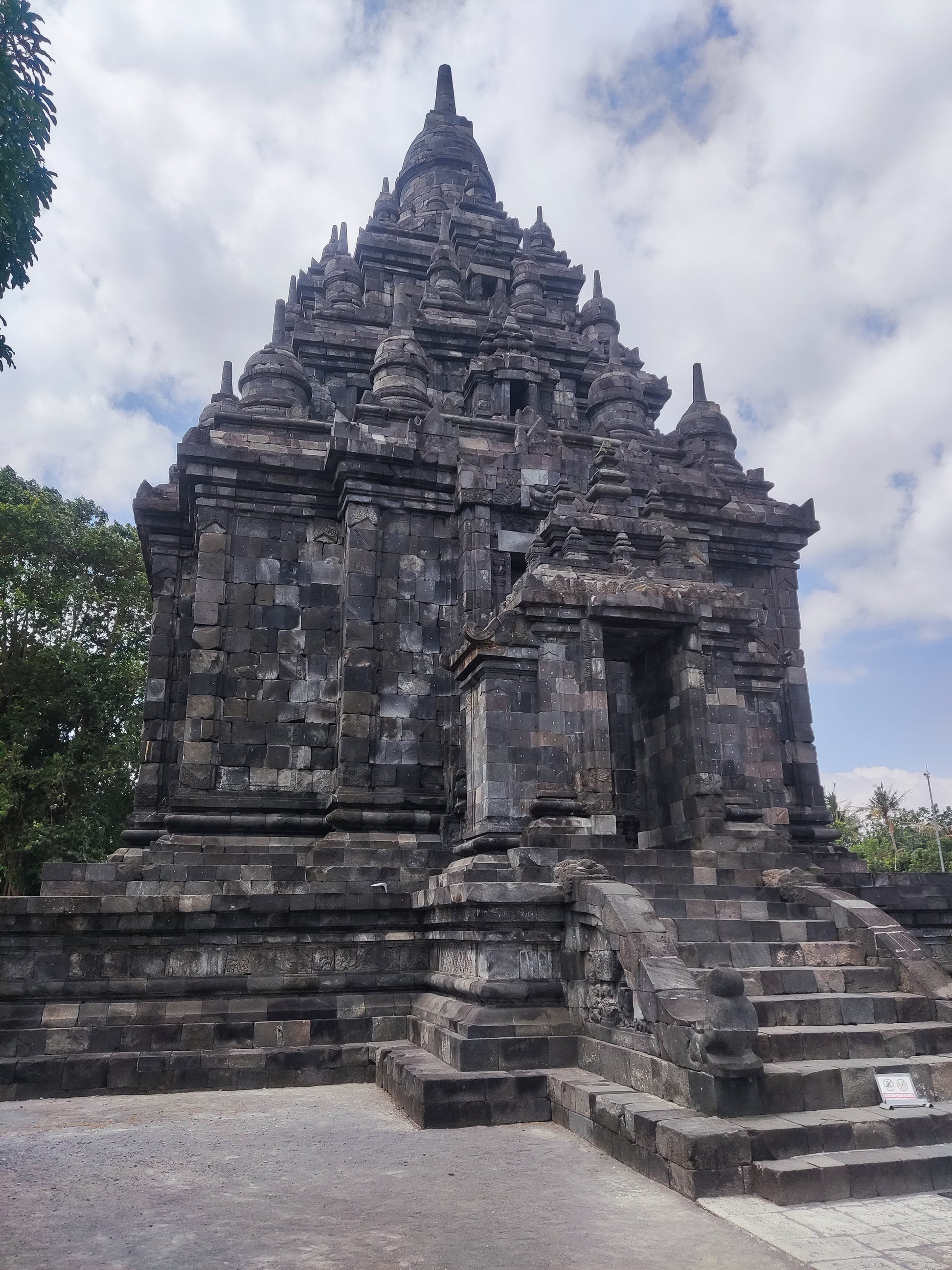 Yogyakarta Heritage Day Tour: Sultan Palace, Water Castle, Candi Sojiwan, and Candi Prambanan