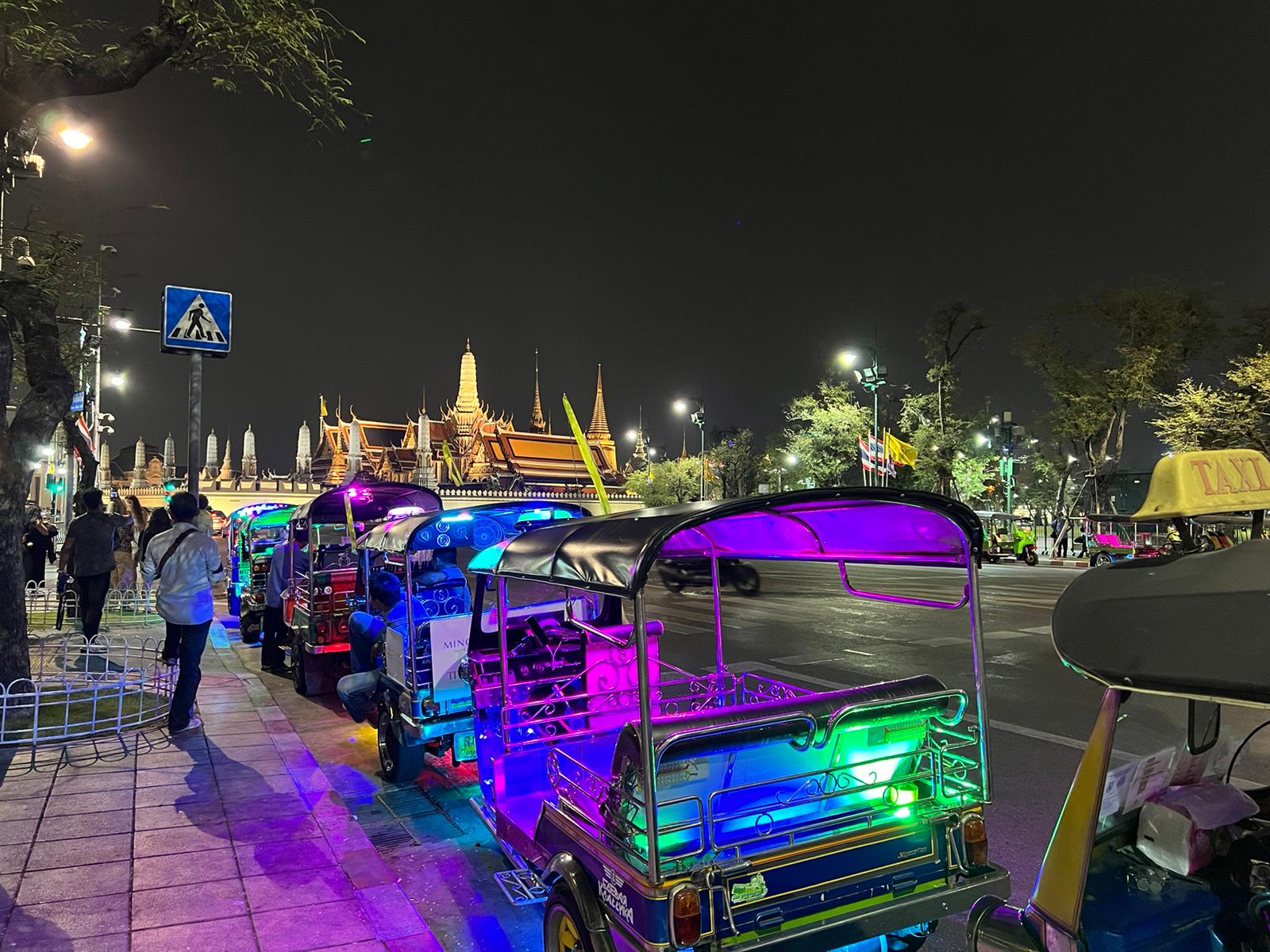 An Evening in Bangkok: Food Discovery, Temple and Tuk-Tuk Adventure