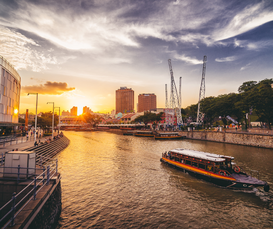 Illuminated Marina Bay: Night Walk with Spectra & Supertrees