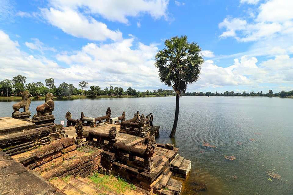Cambodia: 2-DAY ANGKOR TOUR GRAND CIRCUIT + KBAL SPEAN
