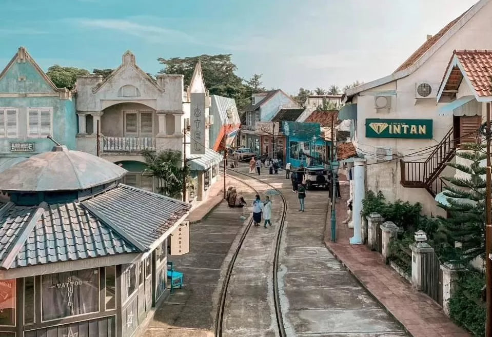 Image of Volcanoes & Vintage Studios - Yogyakarta