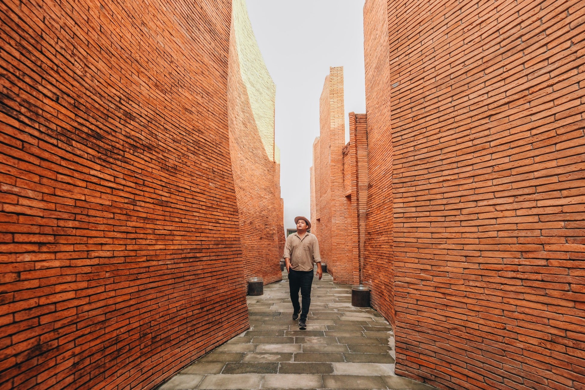 From Bangkok to Ancient Ayutthaya: Temples, Cafés & Classic Boathouse