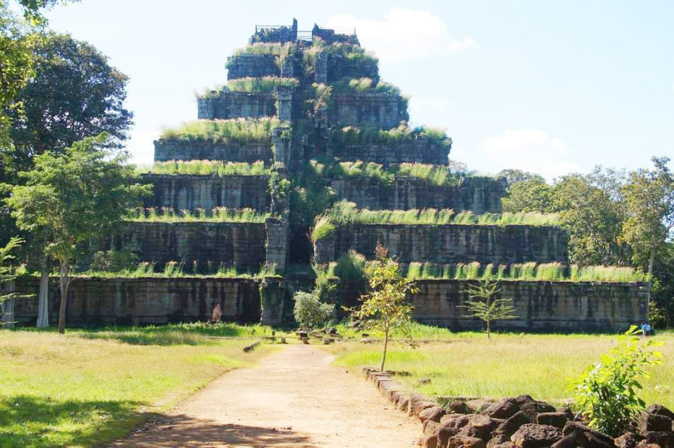 Cambodia: Angkor Temple 4 Day Tour