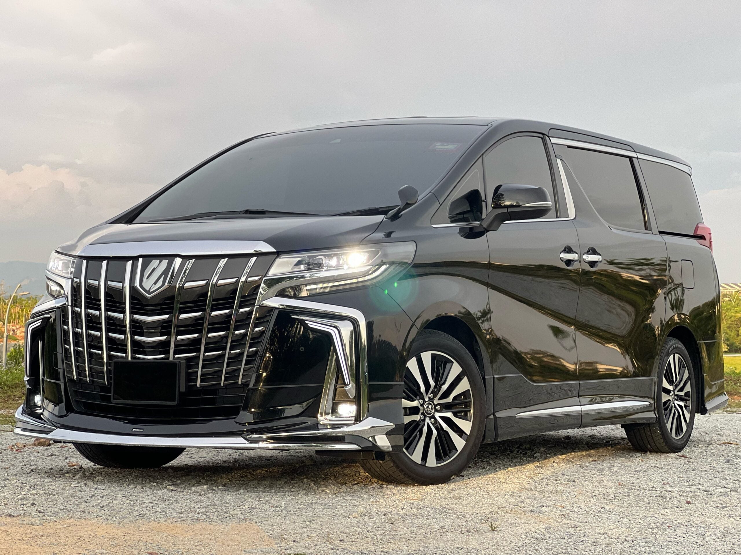 Image of Convenient Hotel-to-Tokyo Station Private Transfer