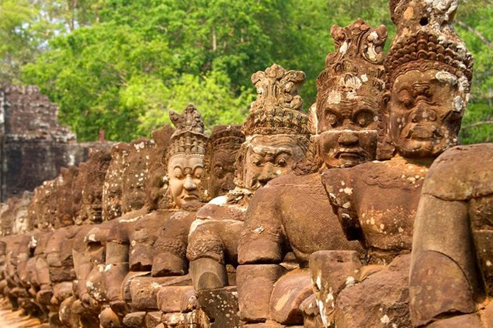 Cambodia: 2-Day Angkor Small Circuit & Phnom Kulen Tour