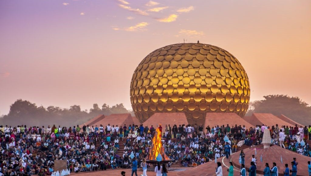 13D Sacred Tamil Nadu & Serene Kerala Backwaters Journey (4* Hotel)