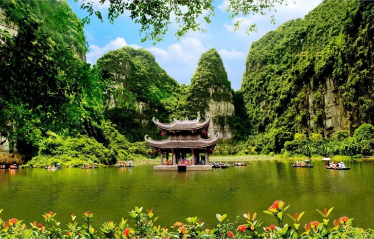 Image of Experience the Magic of Hanoi, Ninh Binh, Halong Bay & Sapa in 6 Days! [5* Hotel]