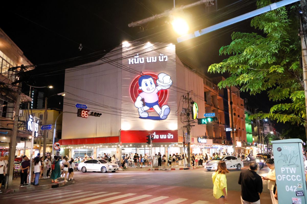 Image of From Street Bites to Skyline Views: Banthat Thong Foodie Walk