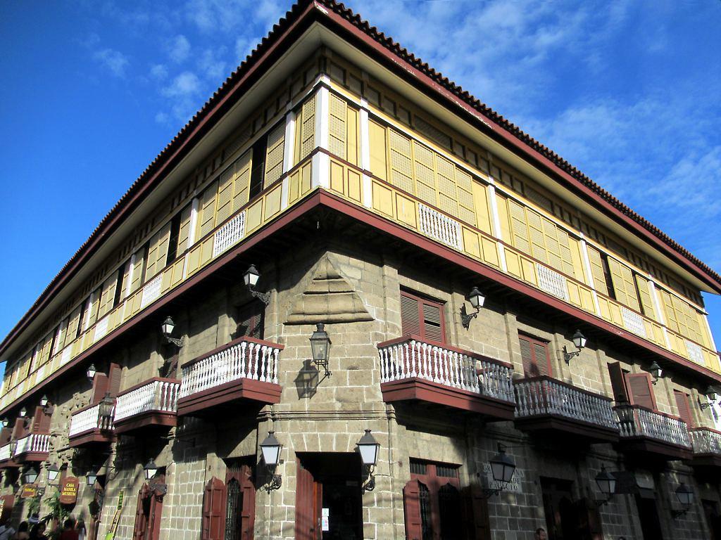 Manila Sightseeing & Tagaytay Views — Best in Manila Package