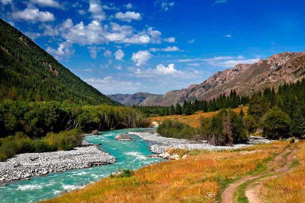 12D Nomads & Mountains: Ultimate Kyrgyzstan Off-Road Jeep Expedition