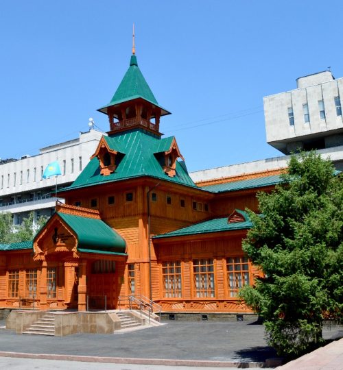 4D Almaty Scenic Escape: Green Bazaar Shymbulak Kolsai Lake Day Trips