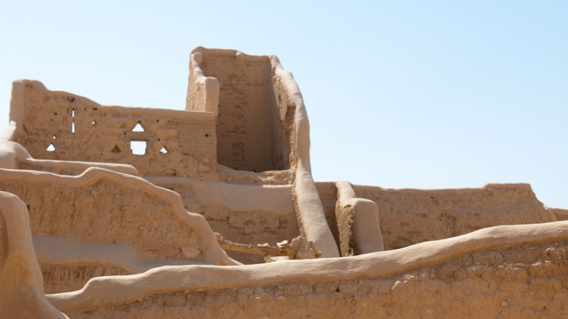 Image of Diriyah UNESCO Walking Tour — Bujairi Terrace & Diriyah Museum
