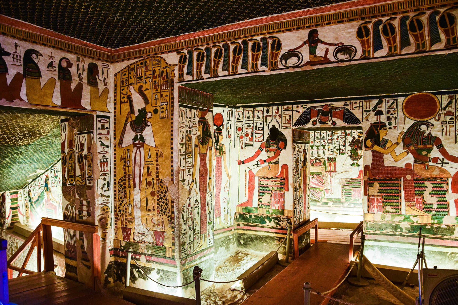 Luxor West Bank Tour — Medinat Habu, Deir el-Medina & Valley of the Queens