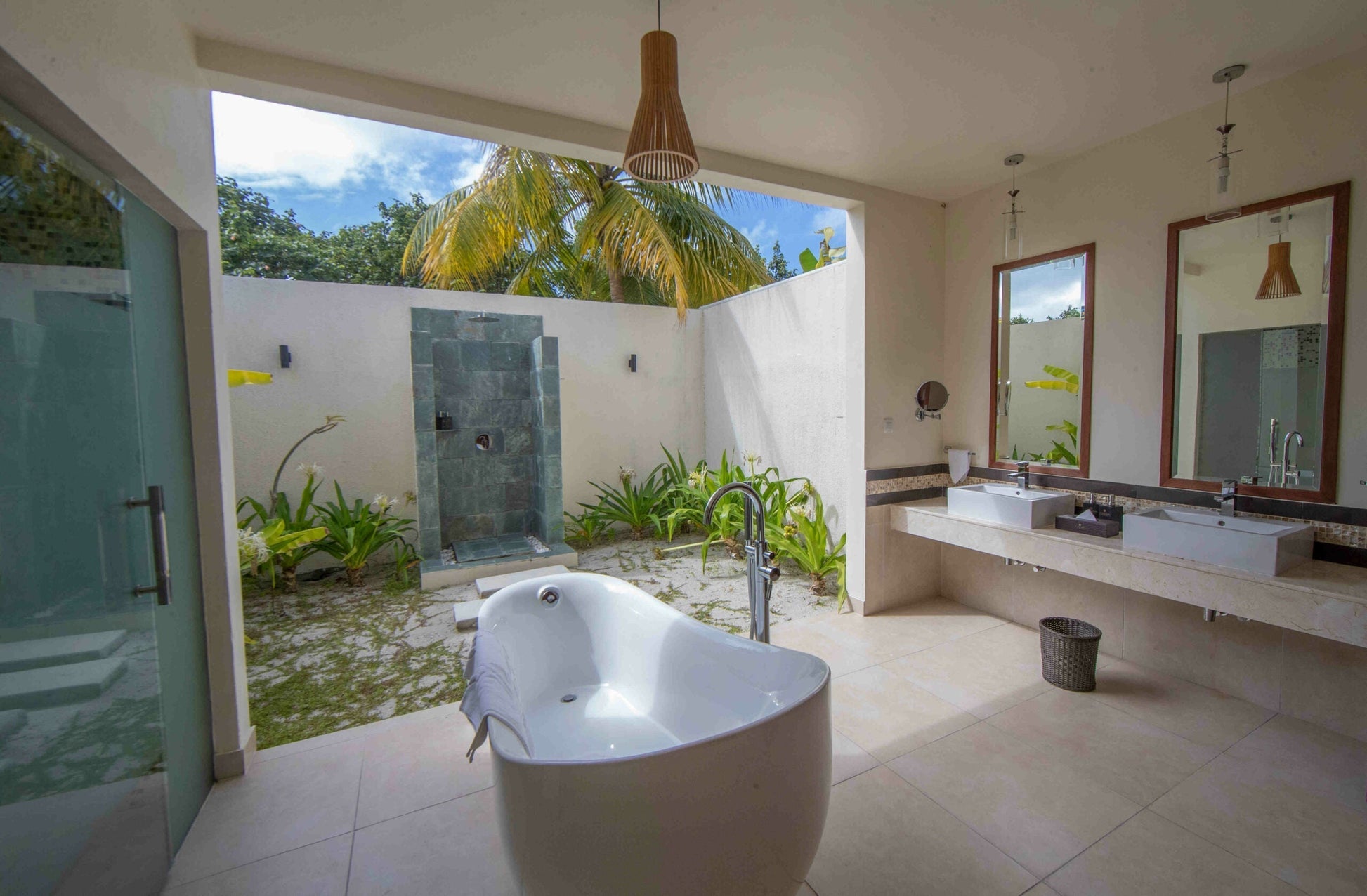 3Nights:  Luxurious Serenity at Furaveri Island Resort Maldives - Beach Villa