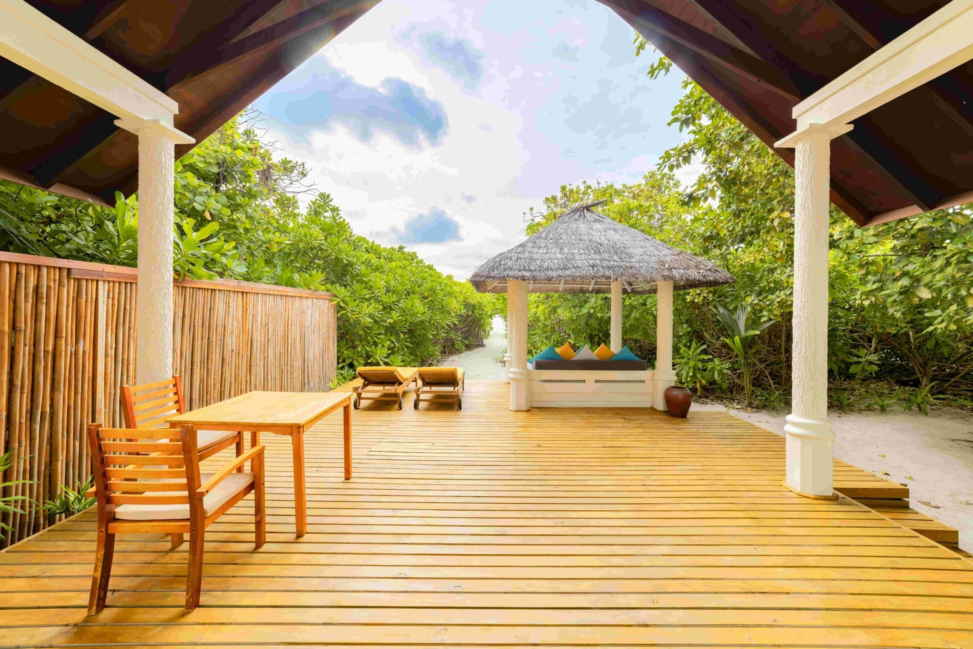 3Nights:  Luxurious Serenity at Furaveri Island Resort Maldives - Beach Villa