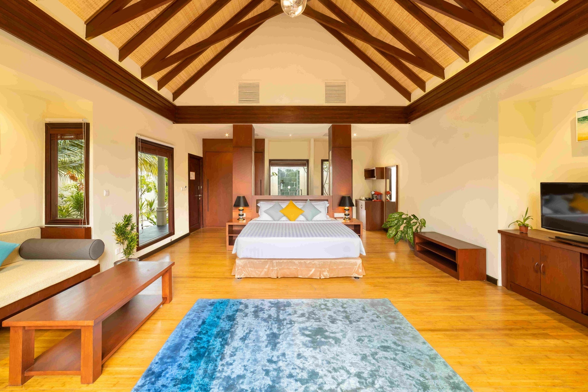 3Nights:  Luxurious Serenity at Furaveri Island Resort Maldives - Beach Villa