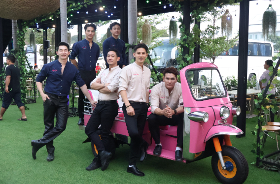 Image of Sip, Snap & Swoon: A Ladies-Only Evening Tour in Bangkok