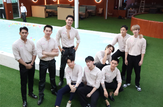 Image of Sip, Snap & Swoon: A Ladies-Only Evening Tour in Bangkok