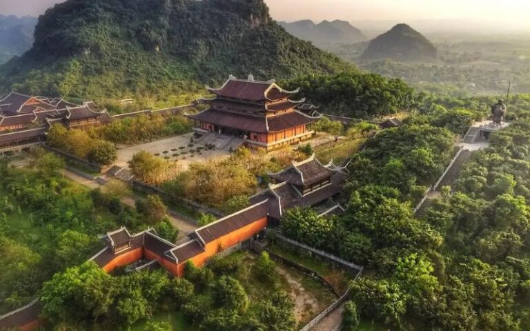 Discover Hanoi, Ninh Binh, Halong Bay & Sapa: An Epic 6-Day Journey! [3* Hotel]