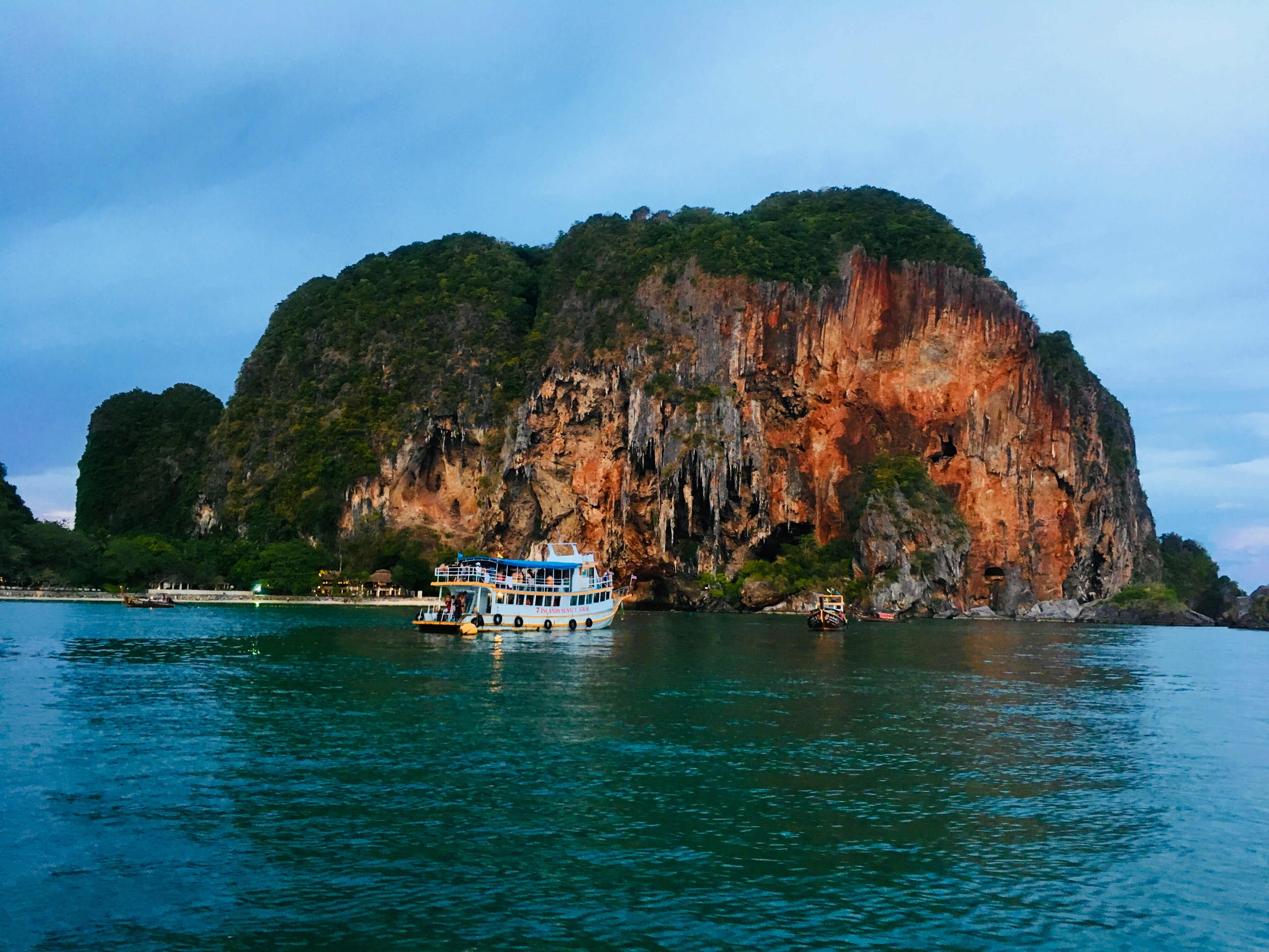 Image of Krabi Half Day Pemium Speed Boat 01: 4 Island Hopping Adventure