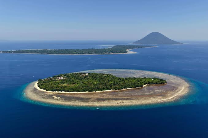 Image of 4-Day North Sulawesi Adventure: Manado City, Bunaken Diving & Likupang Beaches