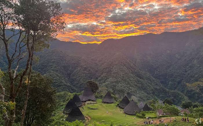 Image of 4D Hidden Wonders of Flores: Wae Rebo Trek & Kelimutu Lake Tour