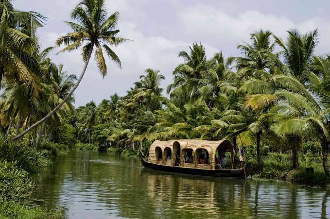 Image of Srinagar Houseboat & Taj Mahal Escape – 5 Days India Tour (4* Hotel)