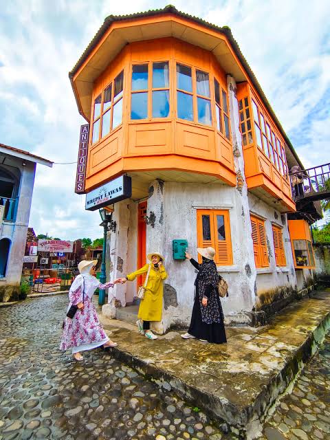 5-Day Jogja Wonders: Caves, Coasts, and Castles