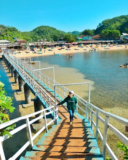 5-Day Jogja Wonders: Caves, Coasts, and Castles