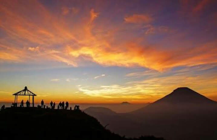 Image of Dieng Plateau Essentials Day Tour: Sunrise at Sikunir, Arjuna Temple, and Beyond