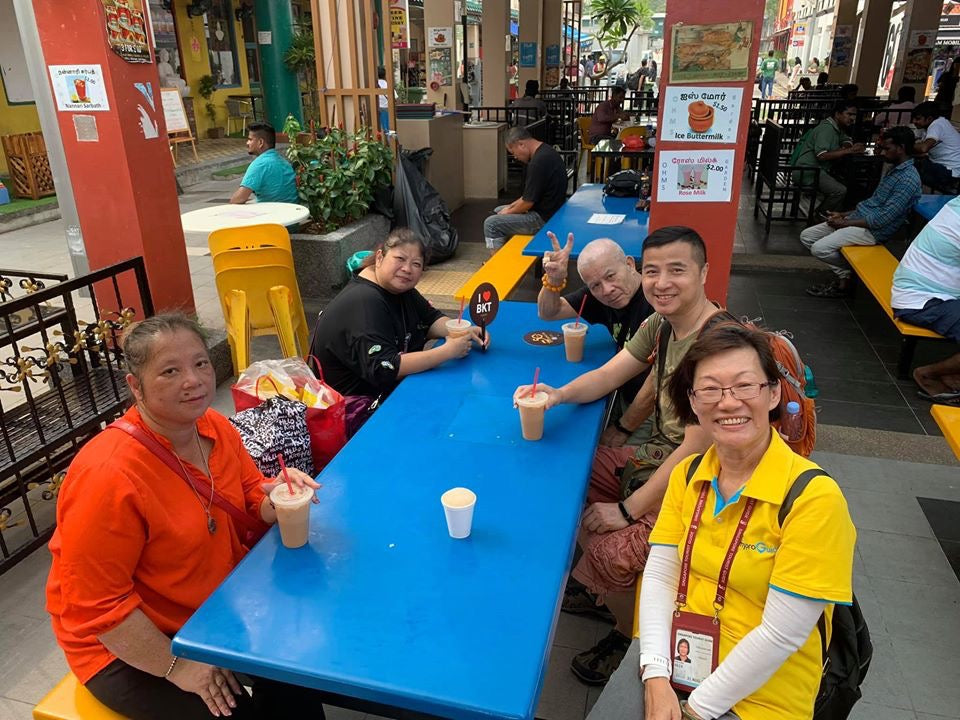 Chinatown Bites & Heritage: Singapore Local Hawker Food Tour