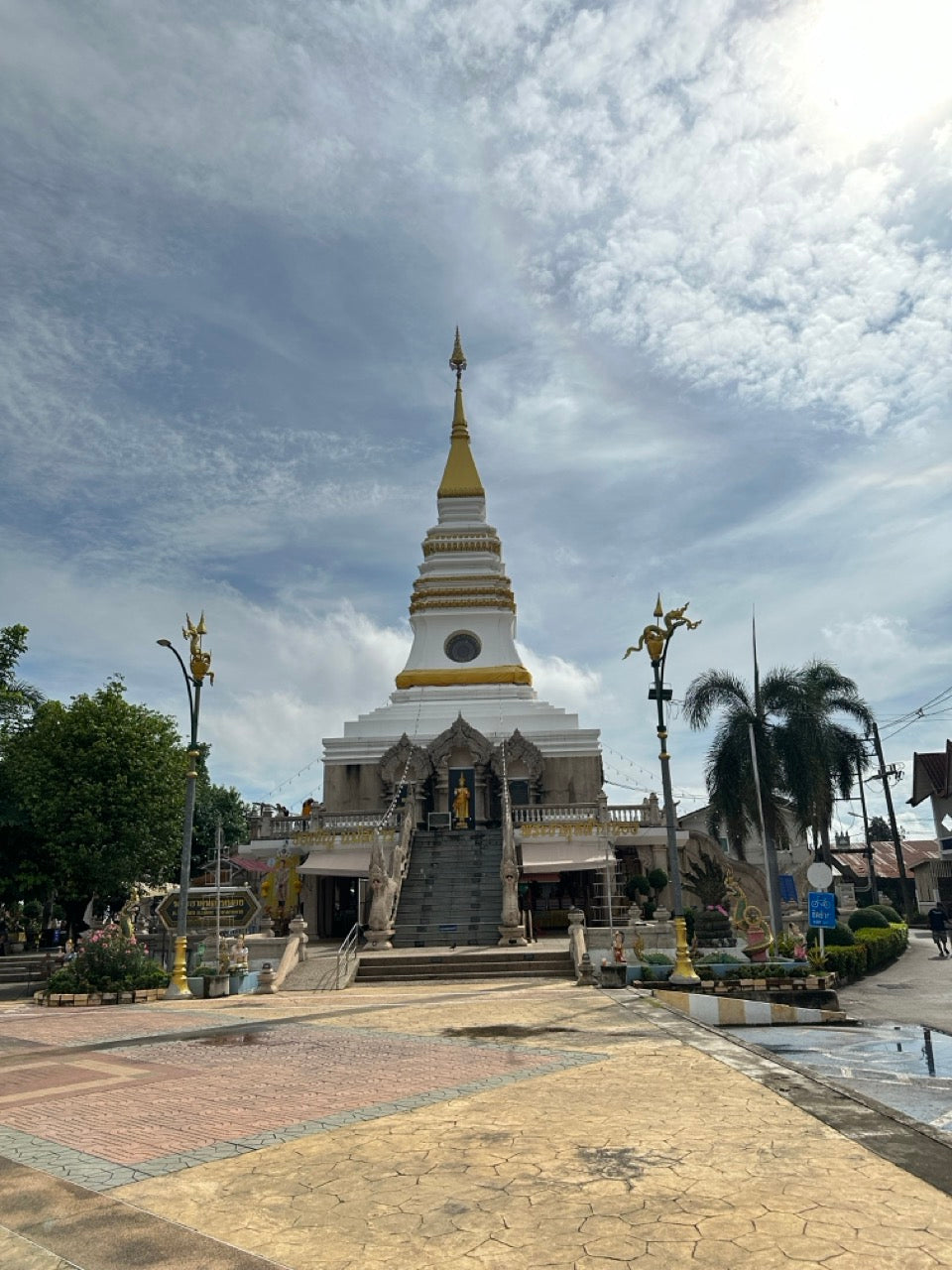 Isan Cultural Classic Day Tour: Udon Thani & Nong Khai Experience