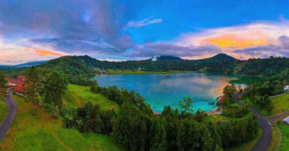 Image of 4D Volcanoes, Lakes & Coral Reefs: Minahasa & Bunaken Tour