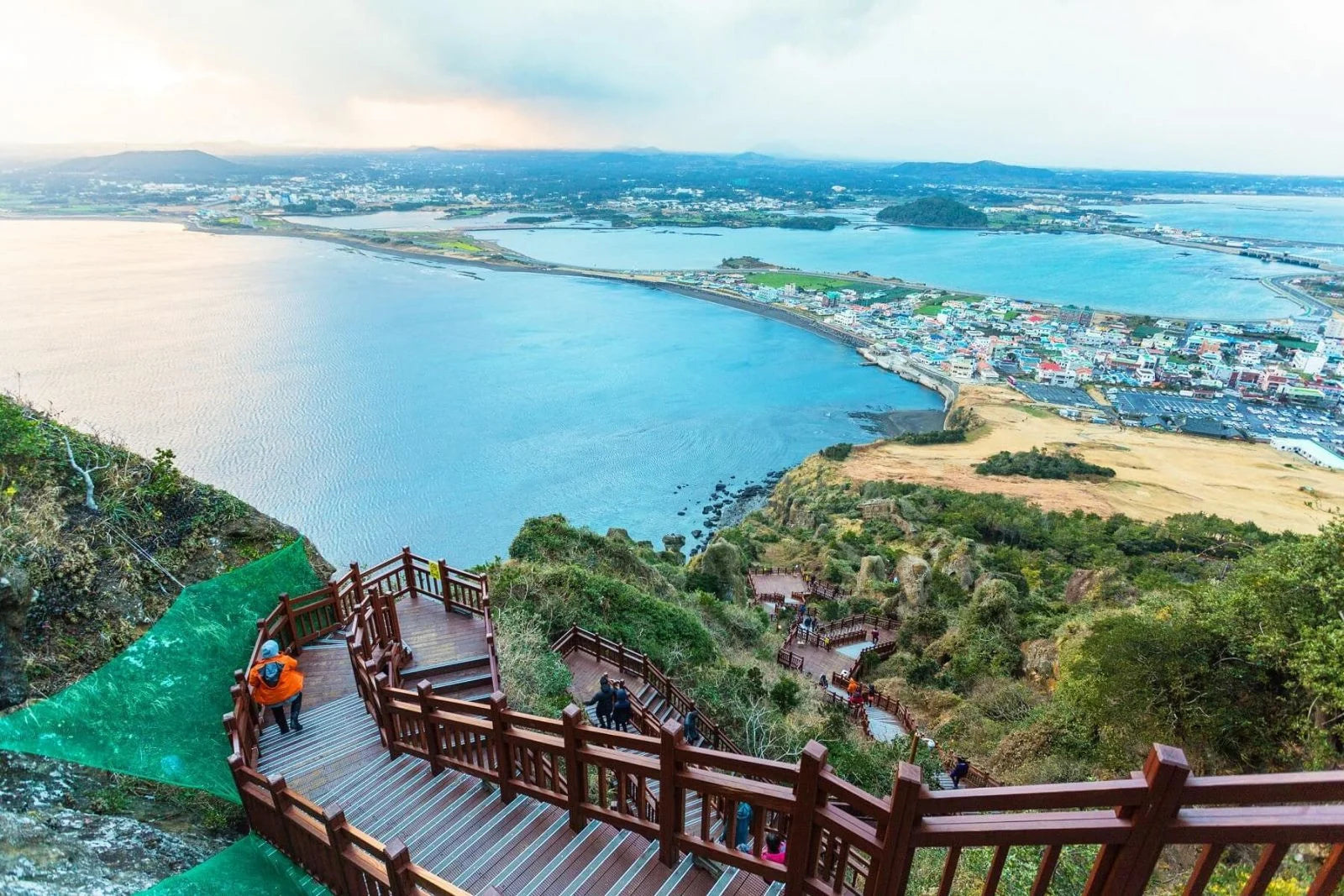 Jeju Essentials Express: Guided Nature, Culture & Views (9hrs)
