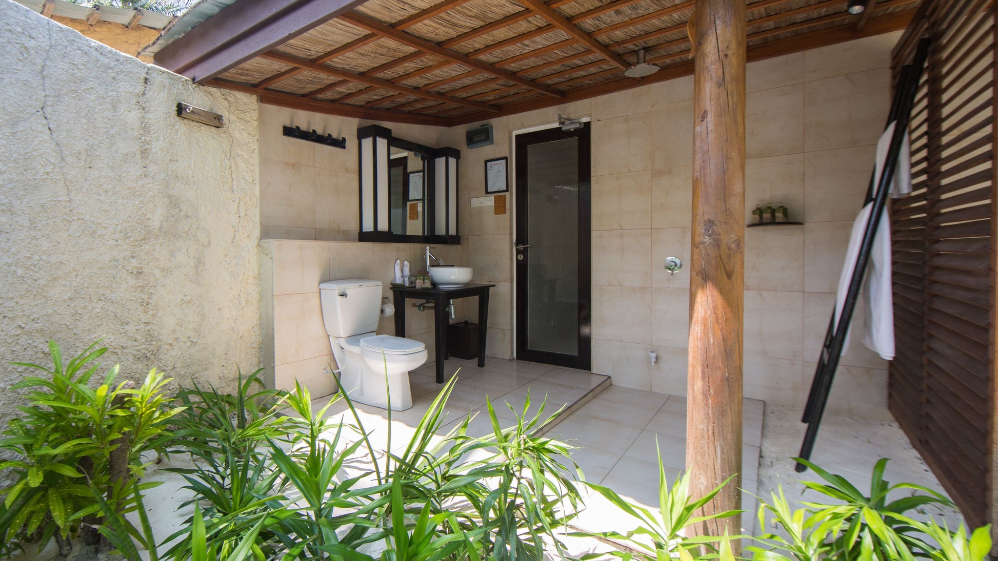 4 Nights Beach Bungalow - Maldives Paradise: Unwind at Kuredu Island Resort