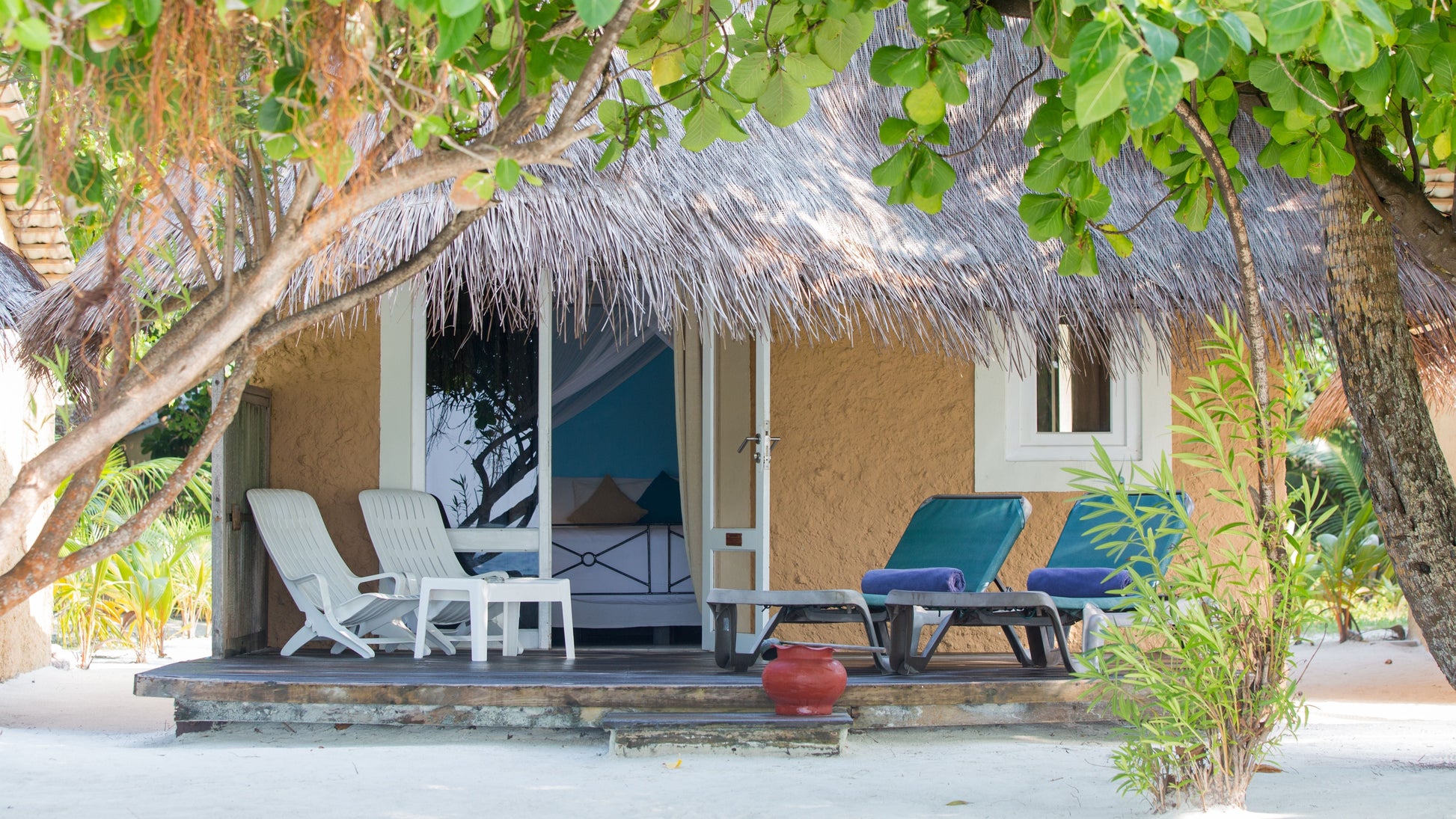 4 Nights Beach Bungalow - Maldives Paradise: Unwind at Kuredu Island Resort
