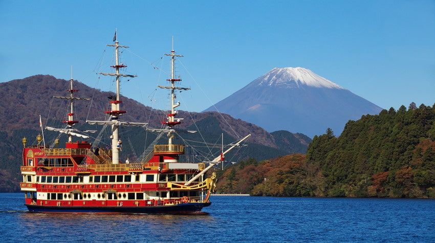 Tokyo to Mt. Fuji One-Day Tour: Hakone Cruise & Japanese Seafood Lunch