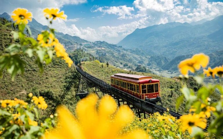 Experience the Magic of Hanoi, Ninh Binh, Halong Bay & Sapa in 6 Days! [5* Hotel]