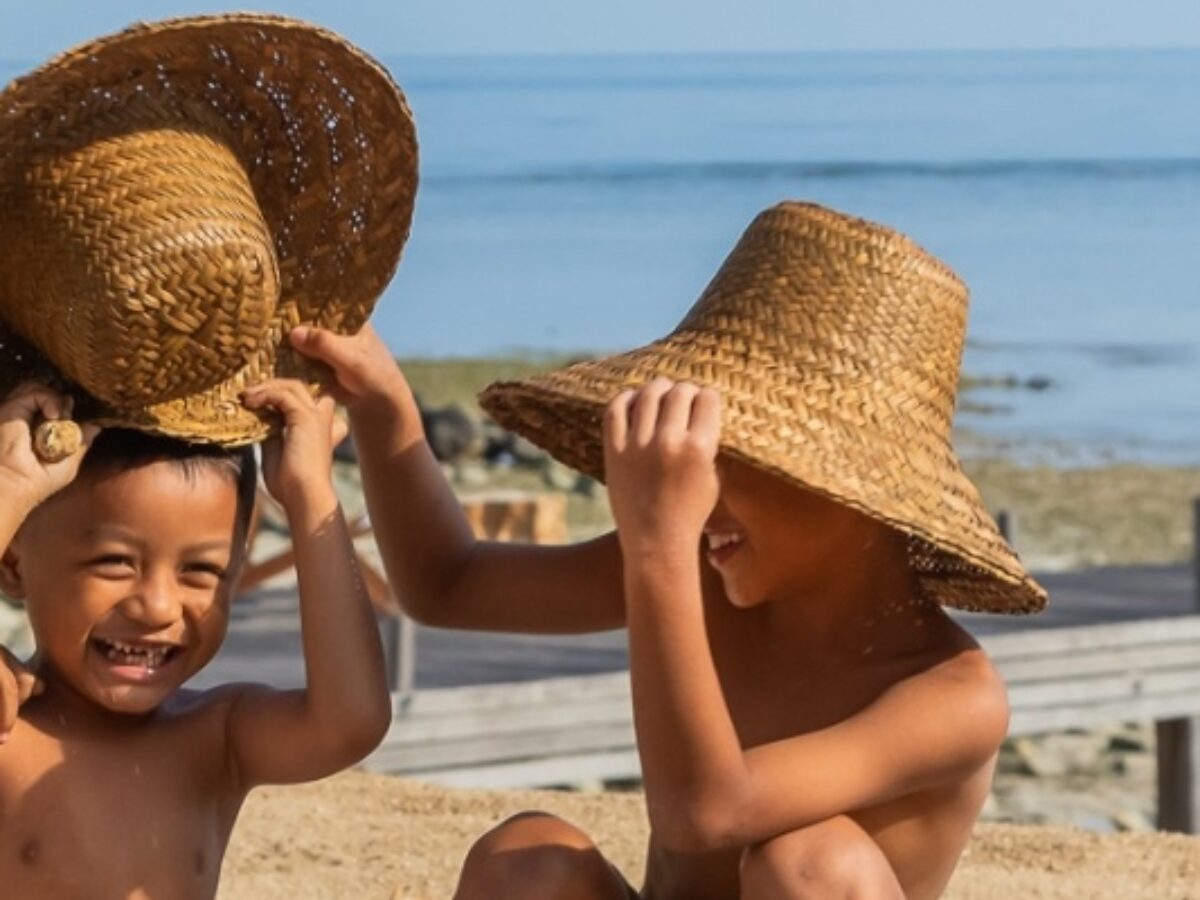 Image of [Mascot Senggigi 3*] Authentic Lombok Escape: Sasak Culture, Mandalika Coast & Pink Beach