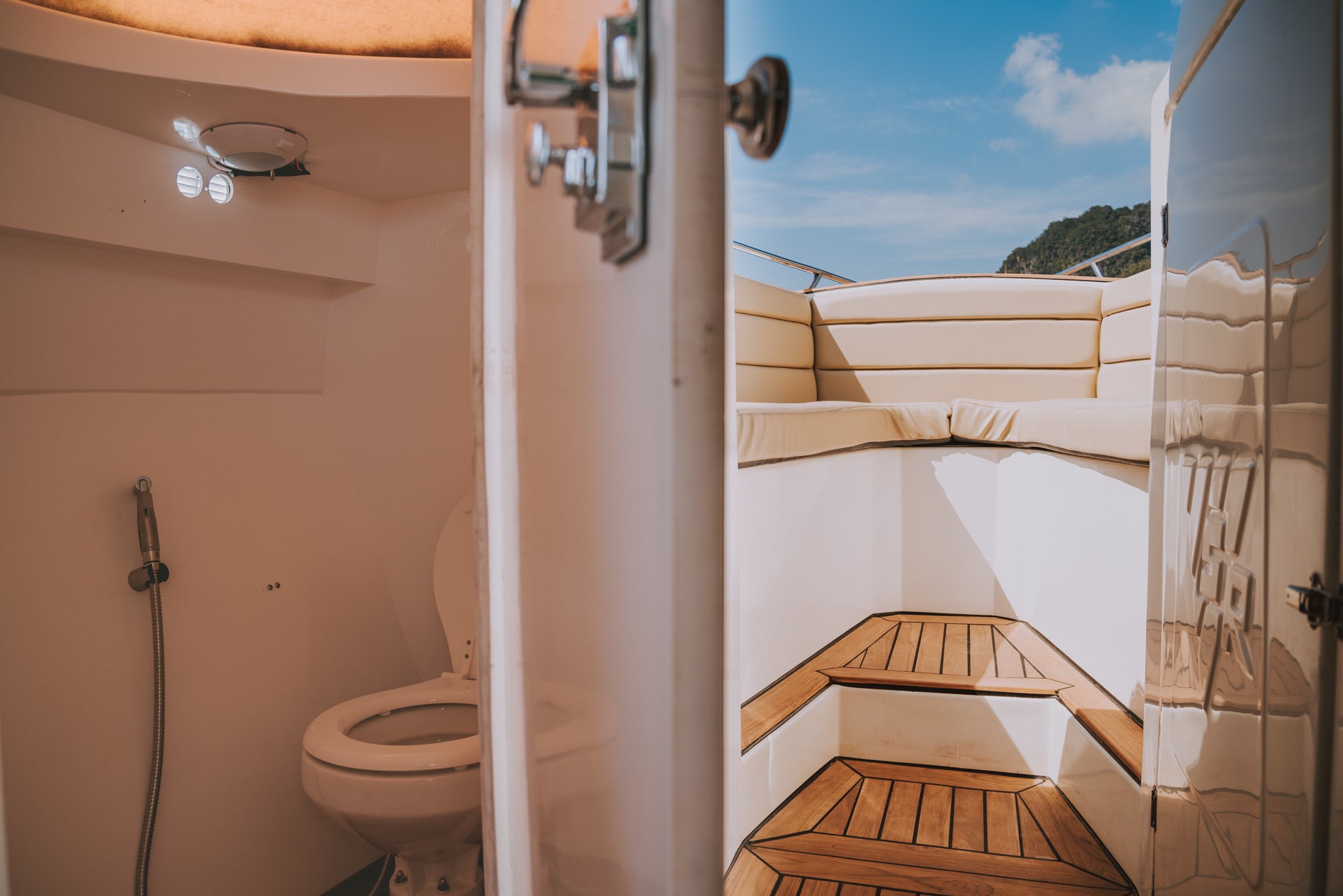 Image of Adventure Awaits: Navigate the Secrets of Hong Island - Premium Speed Boat (P01)