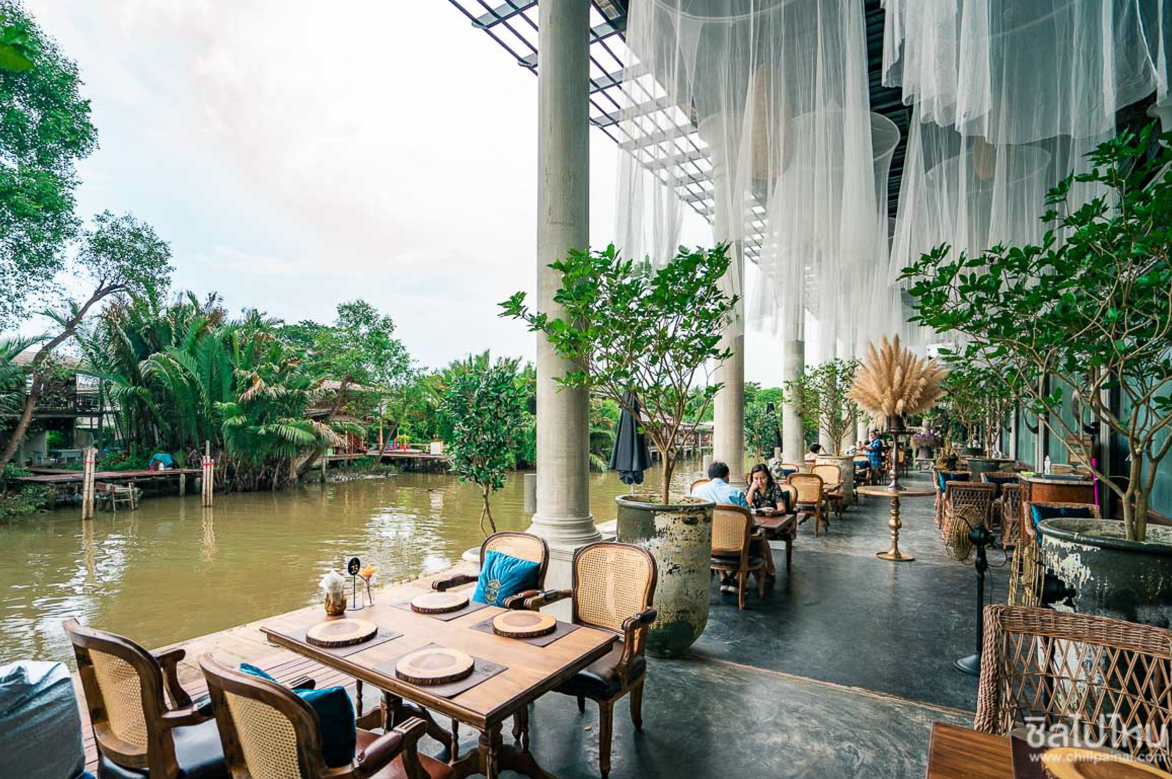 Image of Classic Thailand Icons Tour: Maeklong Train Market & Floating Markets Experience