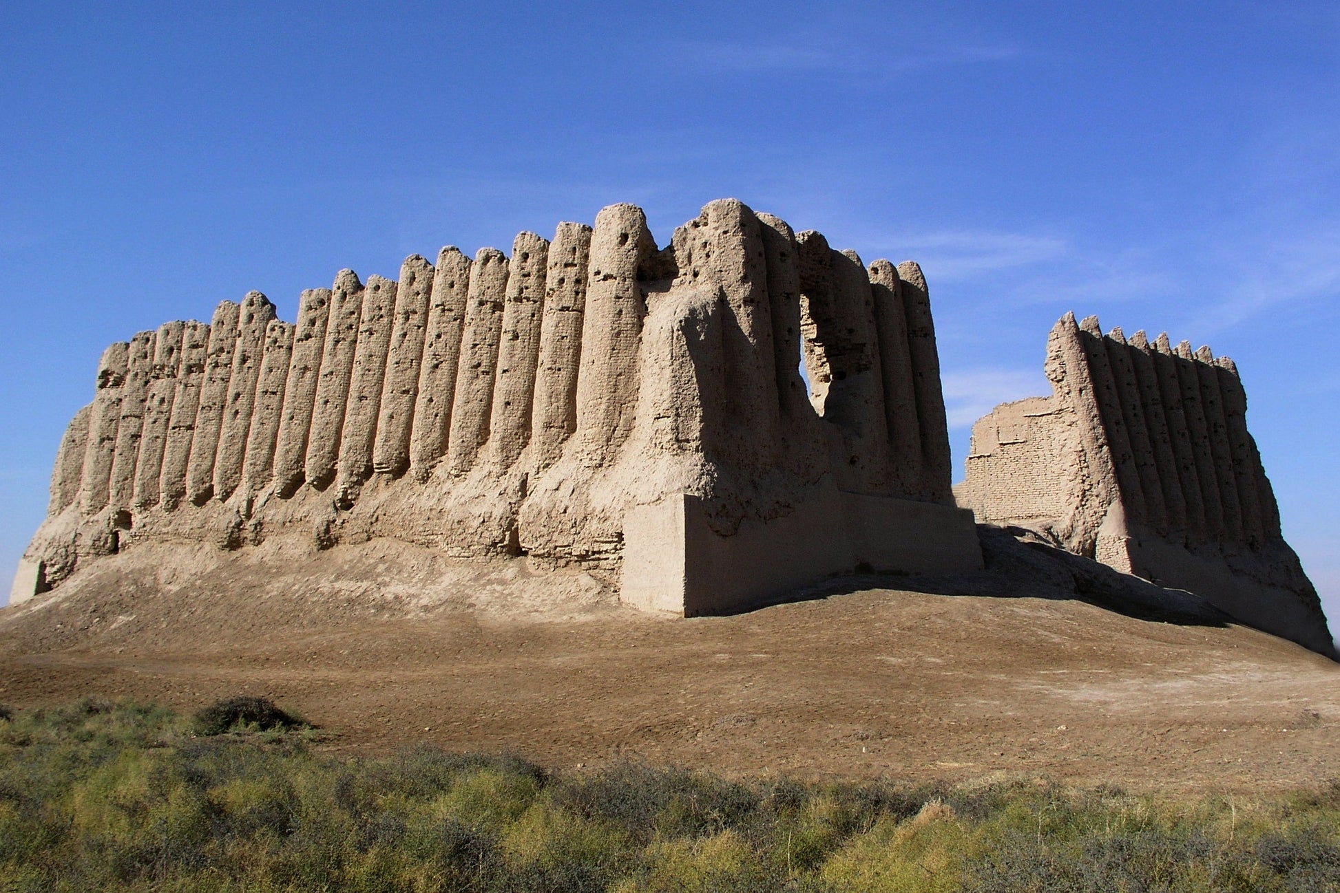 8D Golden Domes and Desert Nights: Exploring Turkmenistan’s Ancient Wonders