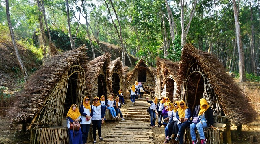 5-Day Jogja Wonders: Caves, Coasts, and Castles