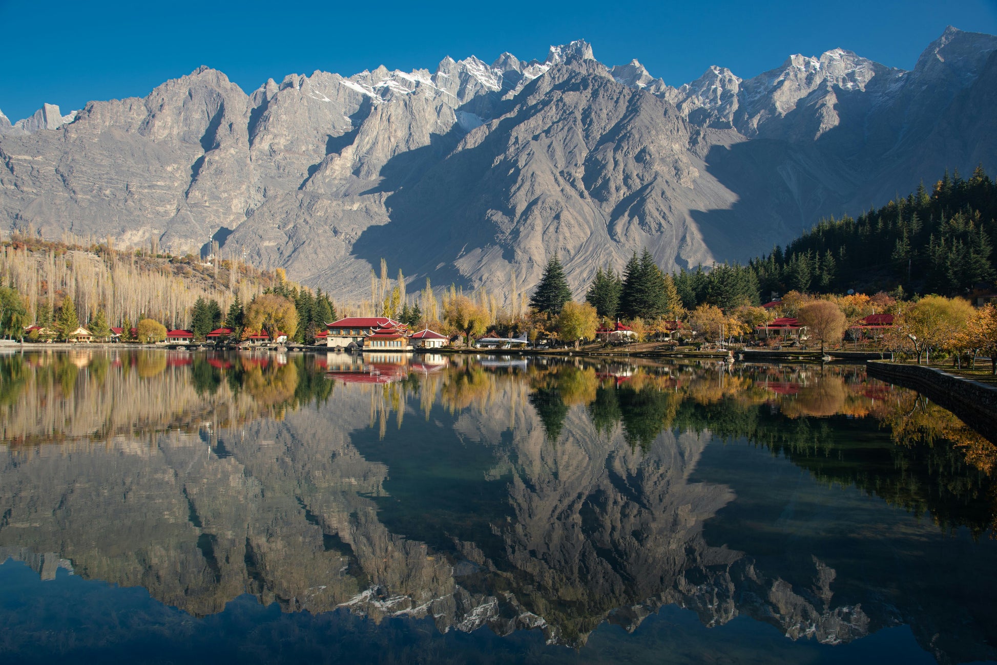 10D Autumn Pakistan Scenic Tour: Lahore, Islamabad, Naran, Hunza, Skardu
