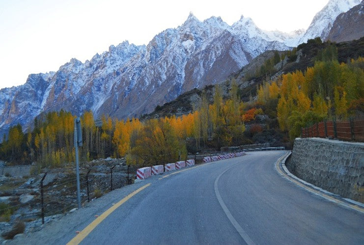 10D Autumn Pakistan Scenic Tour: Lahore, Islamabad, Naran, Hunza, Skardu